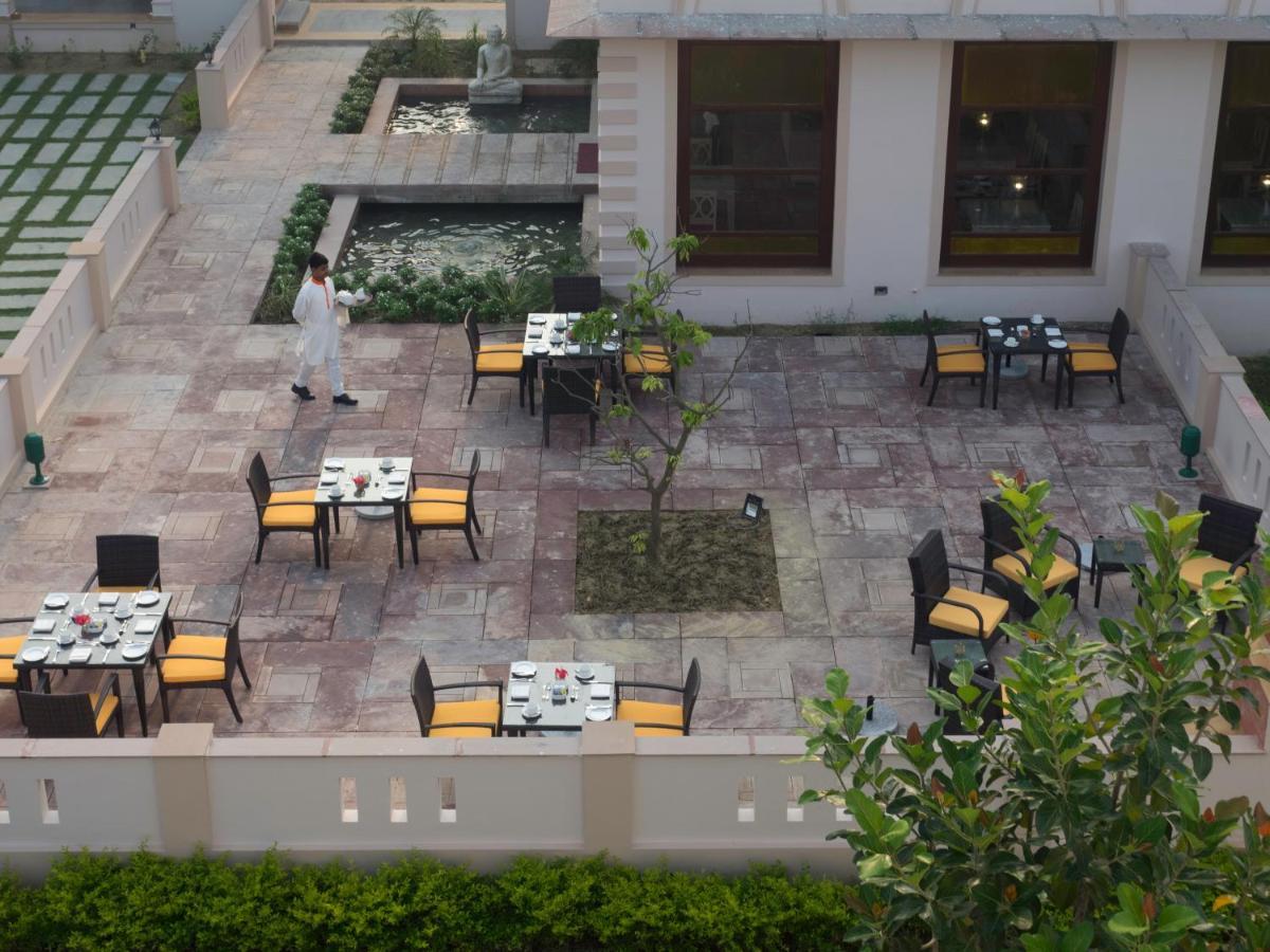 Tree Of Life Resort & Spa Варанаси Екстериор снимка