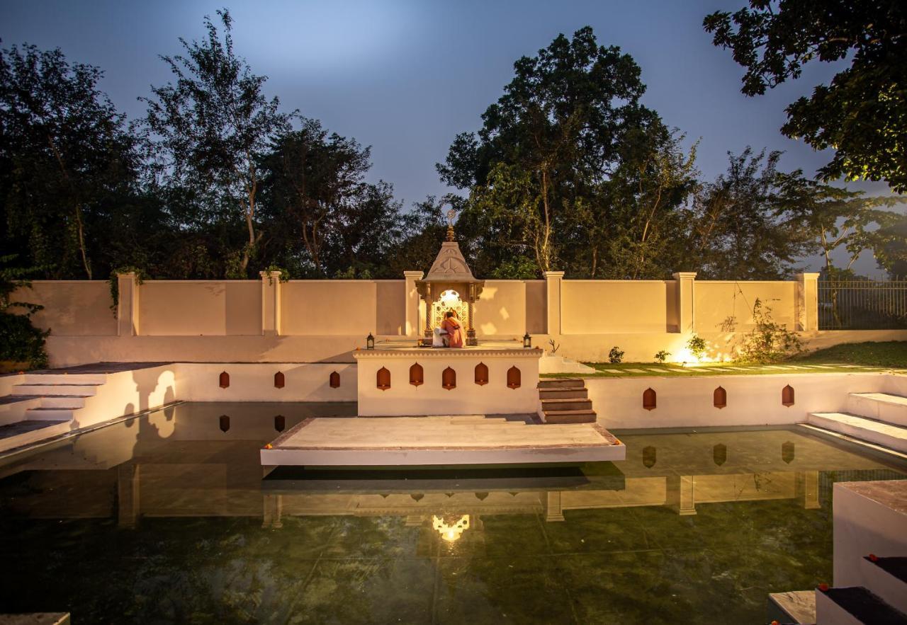Tree Of Life Resort & Spa Варанаси Екстериор снимка