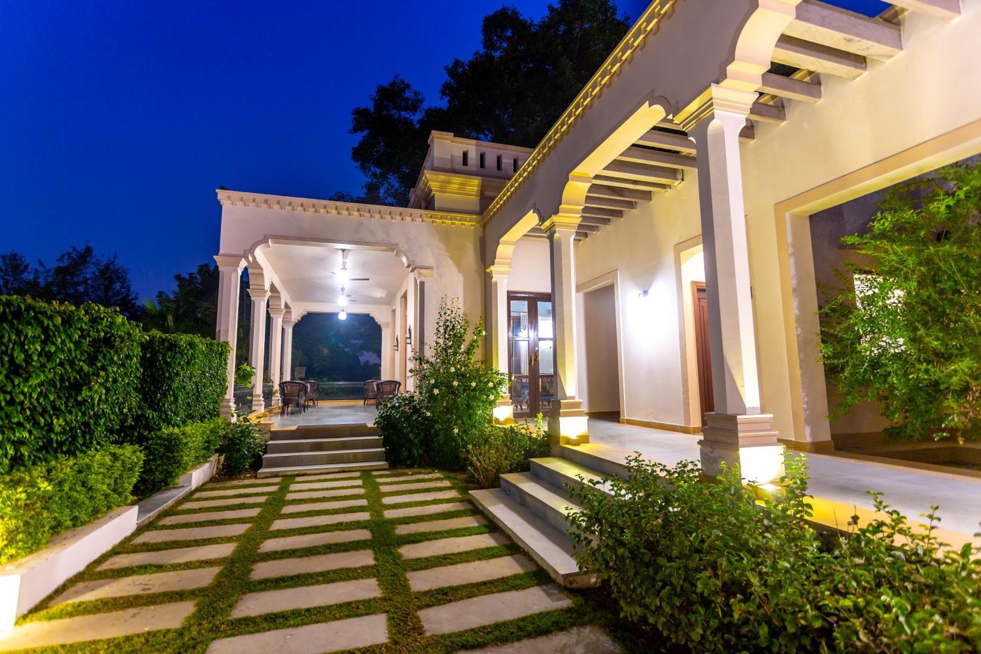 Tree Of Life Resort & Spa Варанаси Екстериор снимка
