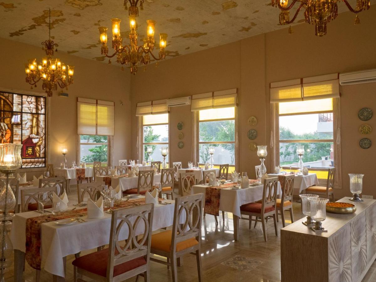 Tree Of Life Resort & Spa Варанаси Екстериор снимка