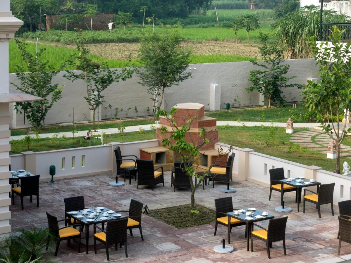 Tree Of Life Resort & Spa Варанаси Екстериор снимка